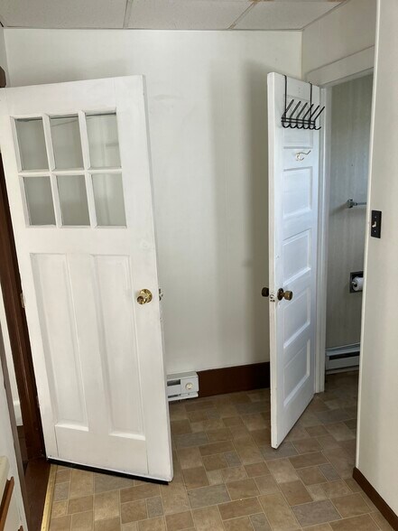 Kitchen Entrance - 1025 Willow St