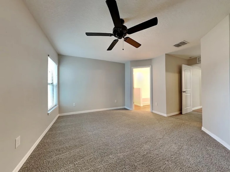 Building Photo - 11819 Thicket Wood Dr