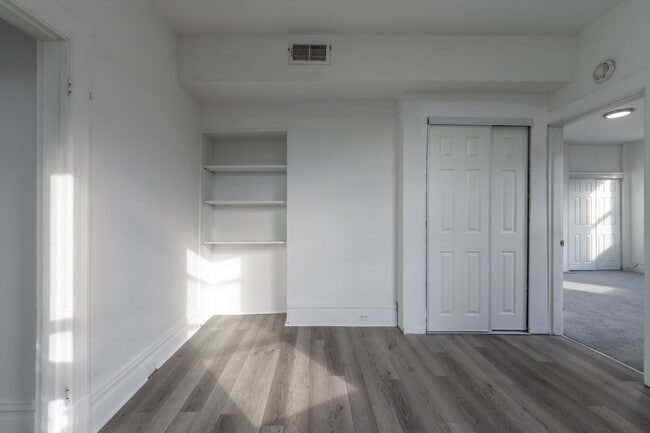 Building Photo - 4913 Yew St