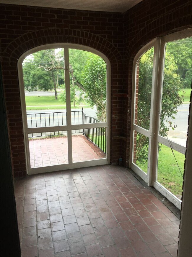 Building Photo - 1143 A&amp;B N Broad St.