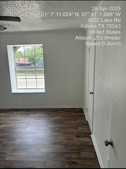 Building Photo - 4202 Lake Rd