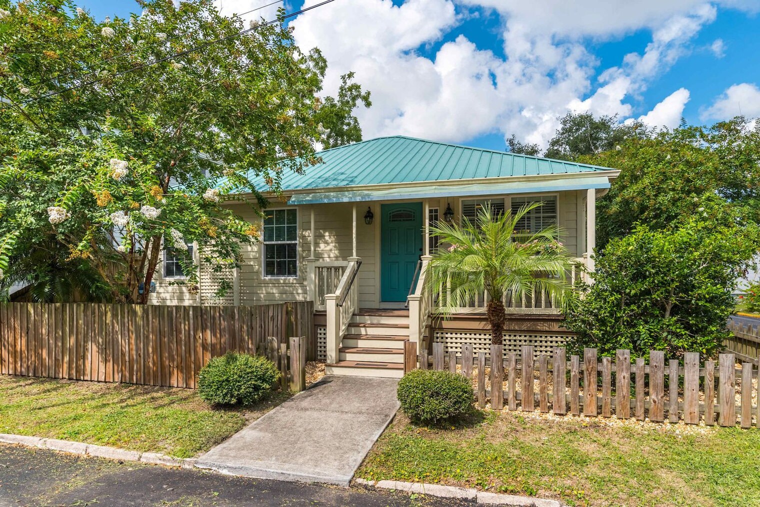 Building Photo - 36 Weeden St