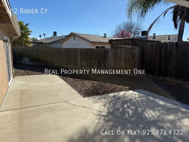 Building Photo - 462 Ribier Ct