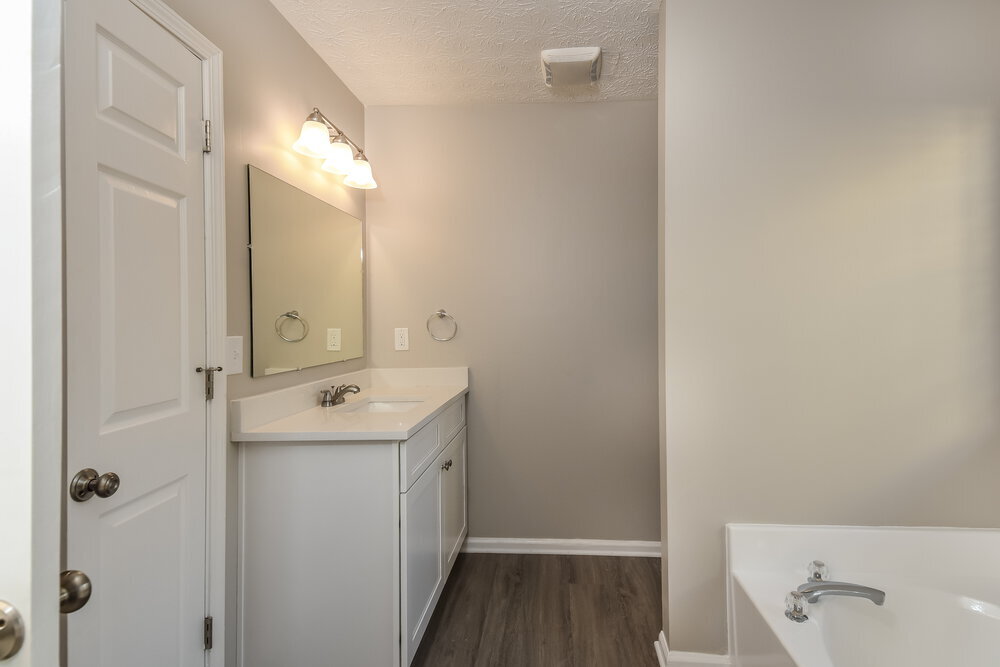 Building Photo - 4949 Lake Park Ln