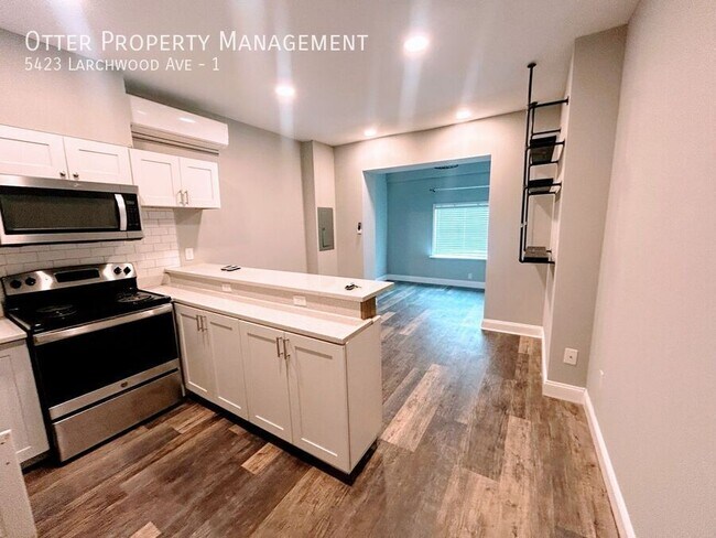 Building Photo - 5423 Larchwood Ave