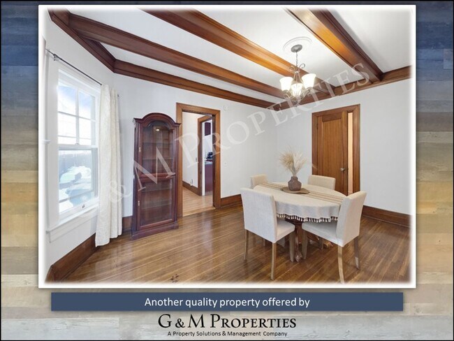 Building Photo - Rare Park Ave Rental – Spacious 3-Bedroom with Original Charm