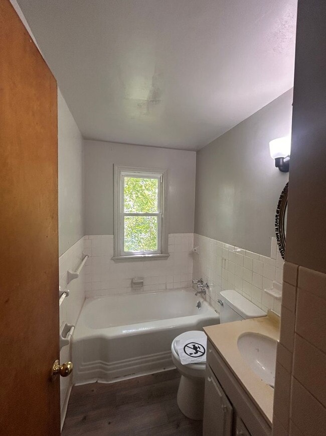 Building Photo - 4609 Standish Dr