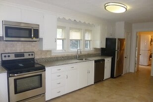 Building Photo - 293 High St