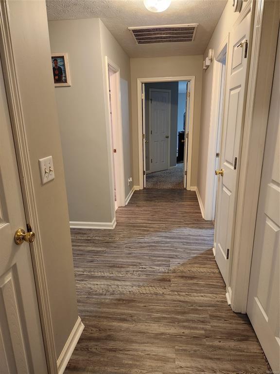 Building Photo - 9513 Greythorne Way