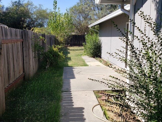 Building Photo - Nice, Cute and Clean!!!