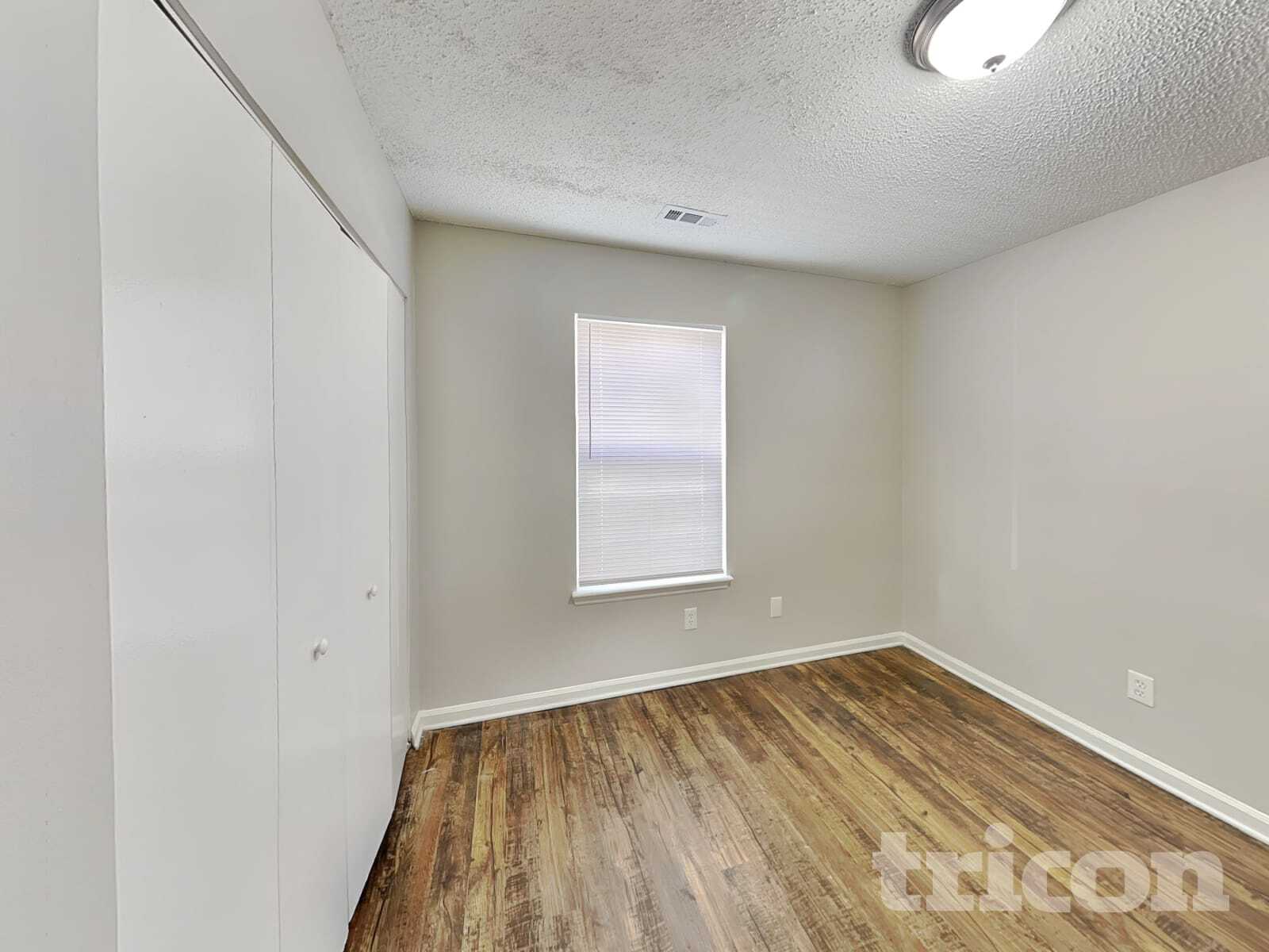 Building Photo - 2916 Vestal Pl