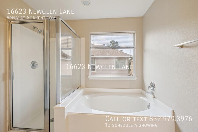 Building Photo - 16623 Newglen Ln