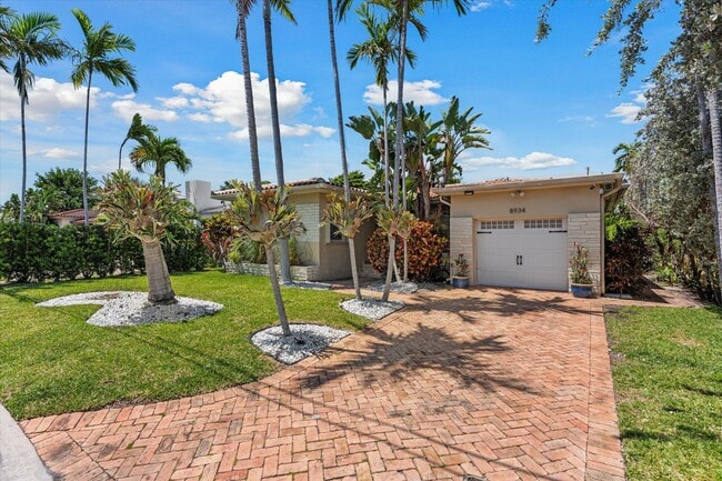 Building Photo - 8934 Emerson Ave