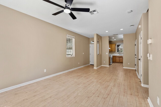 Building Photo - 2371 Snowberry Cir