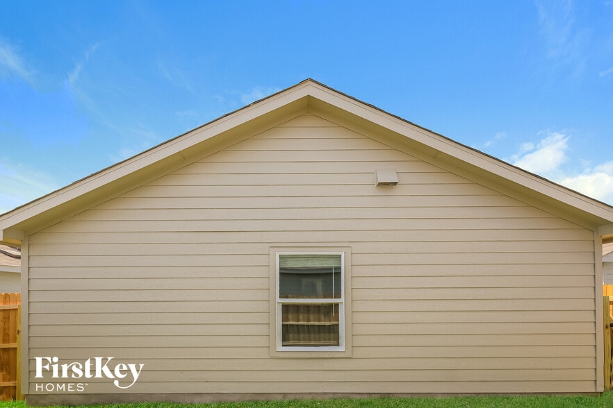 Building Photo - 13811 Haystack Rdg