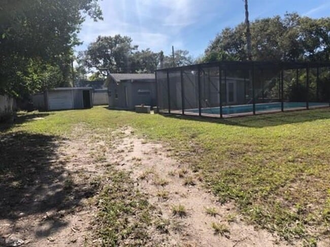 Building Photo - 4062 10th Ave N