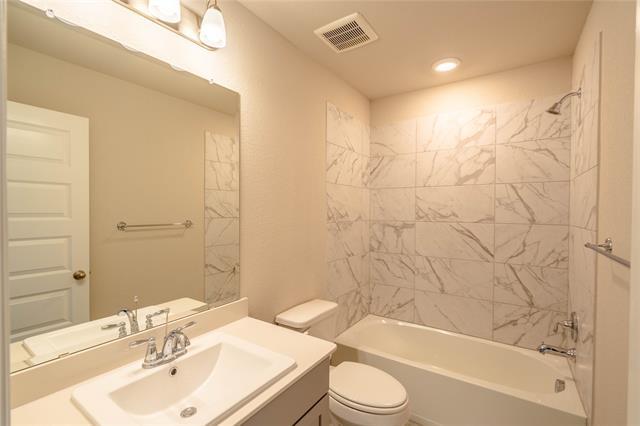 Building Photo - 7800 Manilla Dr