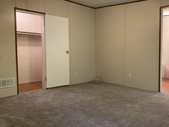 Building Photo - 127 John Lewis Dr