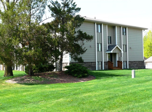 Primary Photo - Parkview Apartments