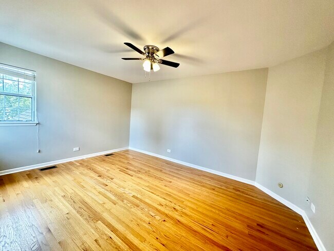 Building Photo - 1226 Clearview Ct