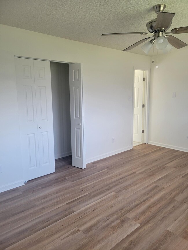 Building Photo - 104 Bent Tree Dr