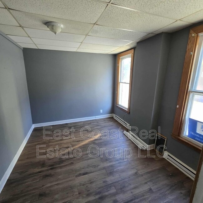 Building Photo - 5 E Lee St