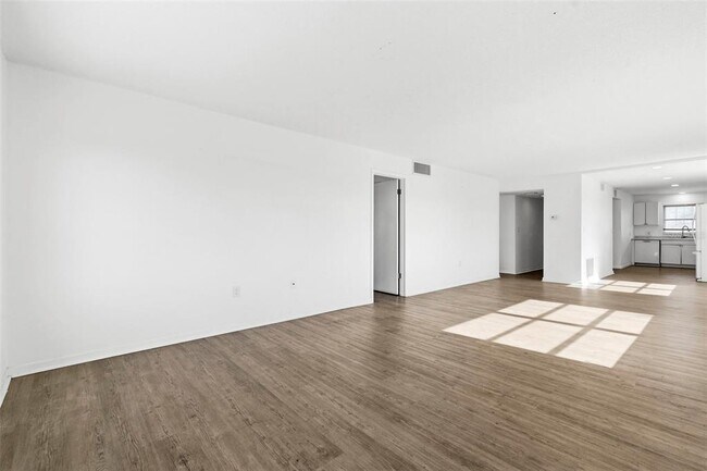 Building Photo - 8950 Park Blvd