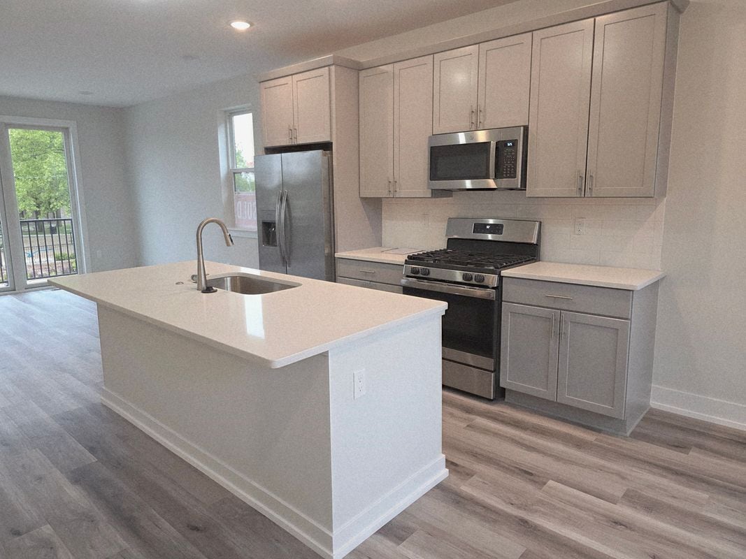 Building Photo - 3618 Trumbull