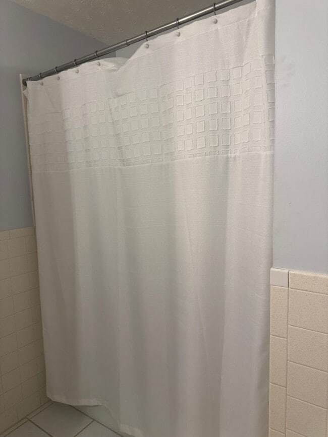 Building Photo - Knoxville 37923 - Fully furnished 1 bedroo...