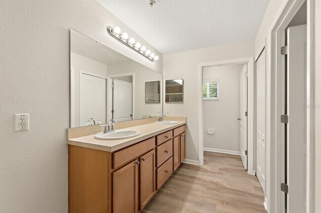 Building Photo - 1220 Priory Cir