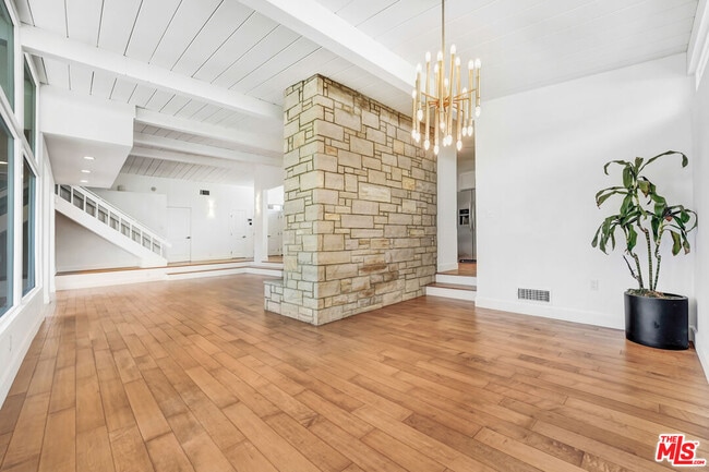 Building Photo - 2812 Anchor Ave