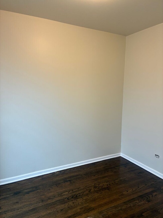 Building Photo - 1235 S Kolin Ave