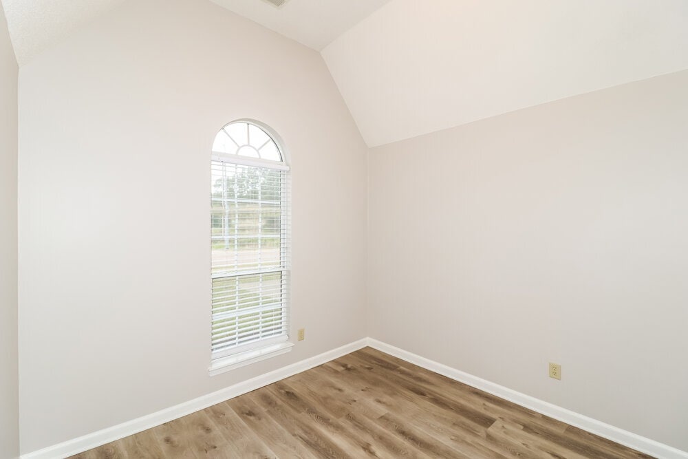 Building Photo - 6284 Manchester St