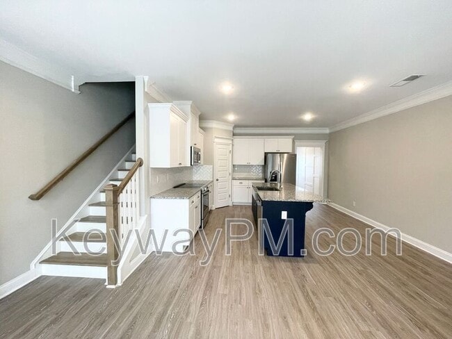 Building Photo - 301 Sumac Trail