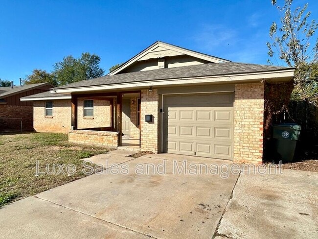 Building Photo - 605 Moraine Ave