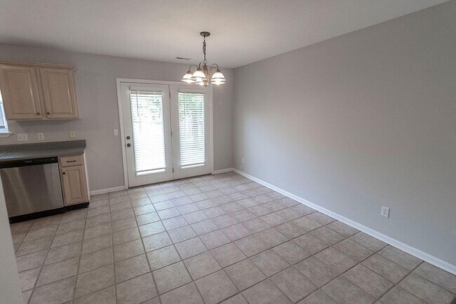 Building Photo - 1871 Field St