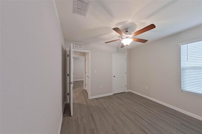 Building Photo - 8688 SW 43rd Ter