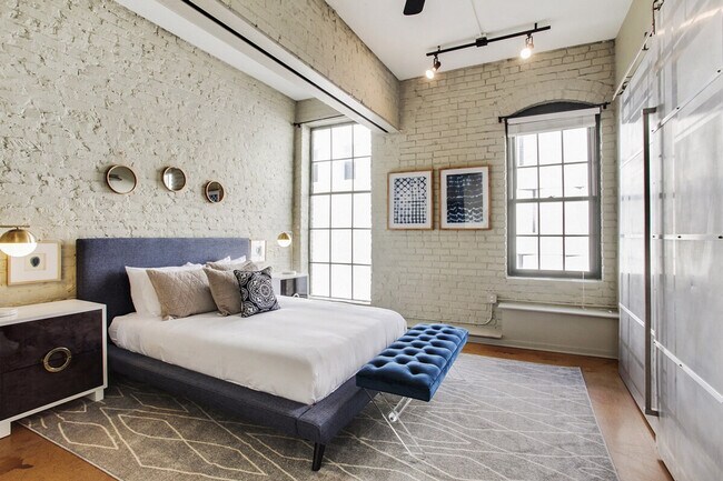 Building Photo - 1041 Constance St