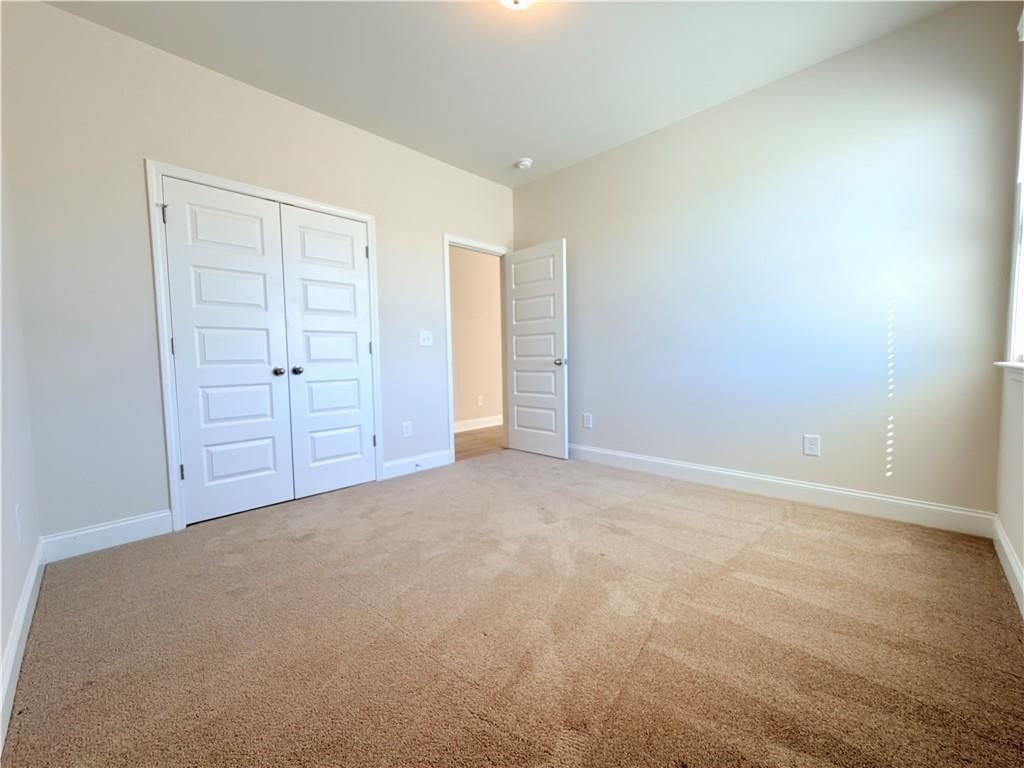 Building Photo - 470 Hellen Vly Dr