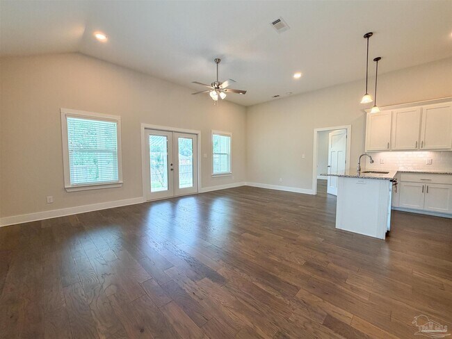 Building Photo - 5841 Winifred Ave