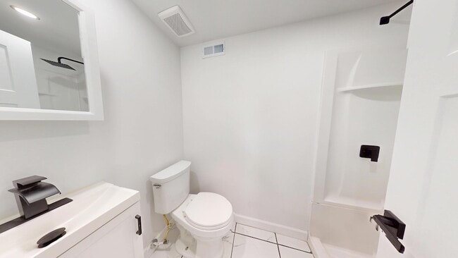 Building Photo - 1033 E 51st Pl