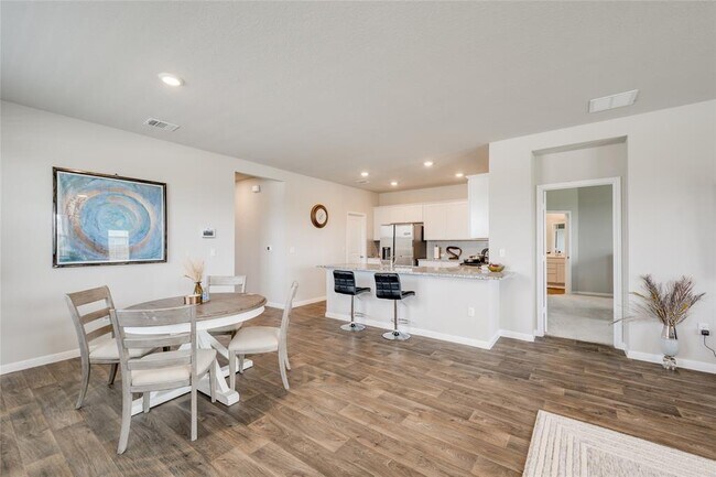 Building Photo - 102 Rainmaker Cv