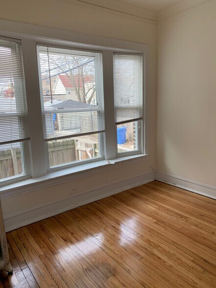 Building Photo - 2110 N Saint Louis Ave