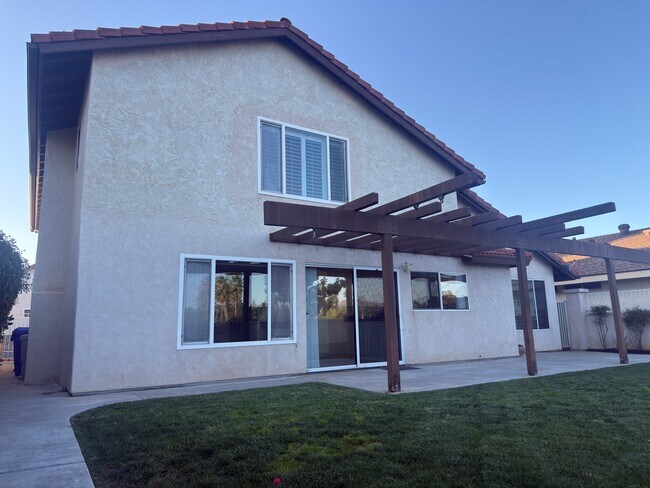 Building Photo - 17571 Cabela Dr