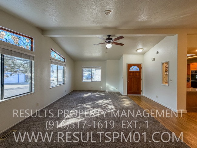 Building Photo - Fantastic Over 55 Community! Amenities! 2 bedroom