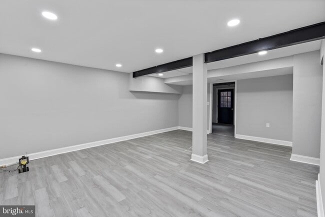Building Photo - 54 Ray Ave