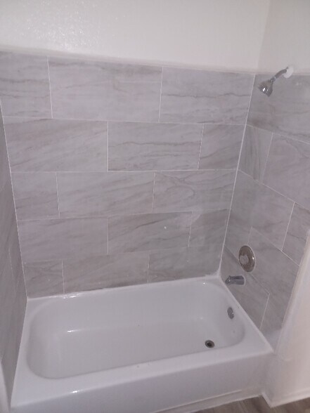 Building Photo - 4114 W Ave L