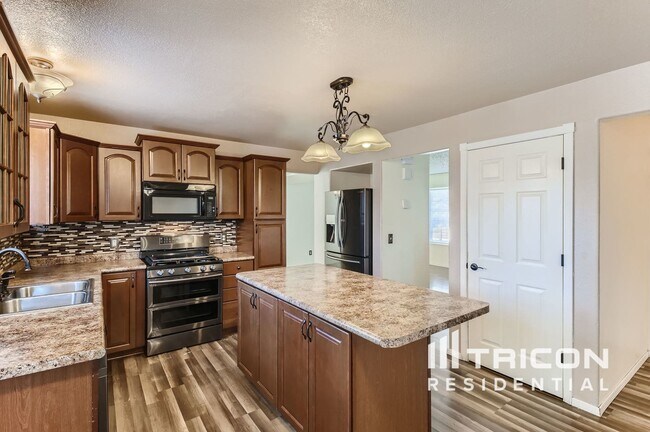 Building Photo - 862 Marshall Dr