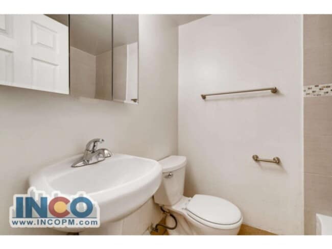 Building Photo - 2280 S Zuni St