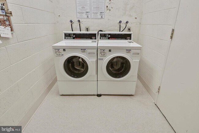 Building Photo - 5101 RIVER Rd